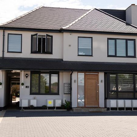 Walnut Flats-F4, 2-Bedroom With Ensuite - Parking, Netflix, Wifi - Close To Oxford, Bicester & Blenheim Palace Kidlington Dış mekan fotoğraf