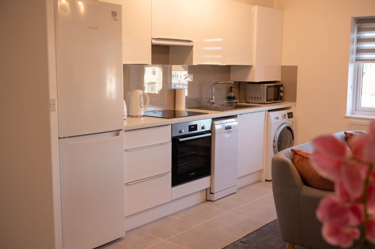 Walnut Flats-F4, 2-Bedroom With Ensuite - Parking, Netflix, Wifi - Close To Oxford, Bicester & Blenheim Palace Kidlington Dış mekan fotoğraf