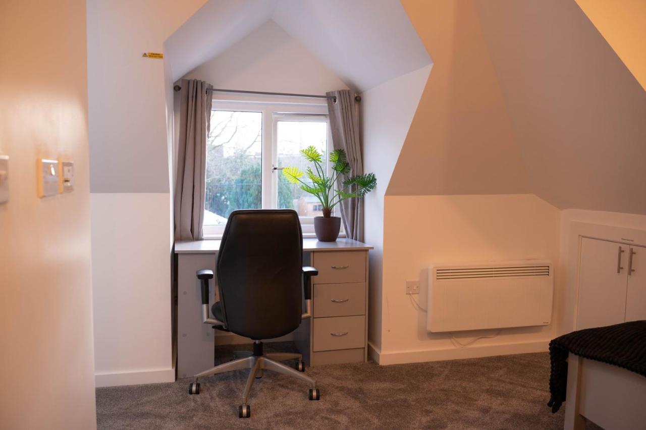 Walnut Flats-F4, 2-Bedroom With Ensuite - Parking, Netflix, Wifi - Close To Oxford, Bicester & Blenheim Palace Kidlington Dış mekan fotoğraf