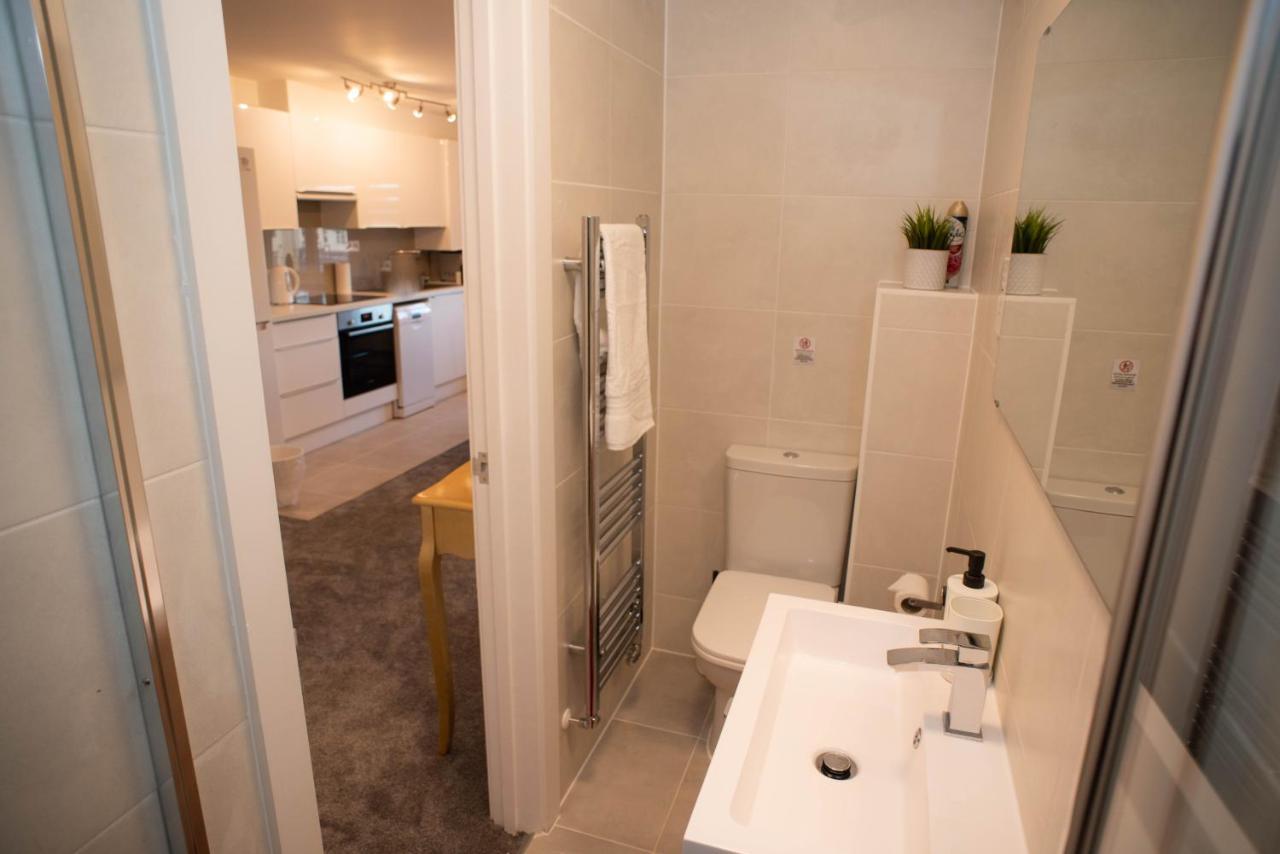 Walnut Flats-F4, 2-Bedroom With Ensuite - Parking, Netflix, Wifi - Close To Oxford, Bicester & Blenheim Palace Kidlington Dış mekan fotoğraf