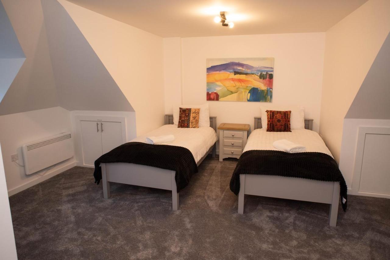 Walnut Flats-F4, 2-Bedroom With Ensuite - Parking, Netflix, Wifi - Close To Oxford, Bicester & Blenheim Palace Kidlington Dış mekan fotoğraf