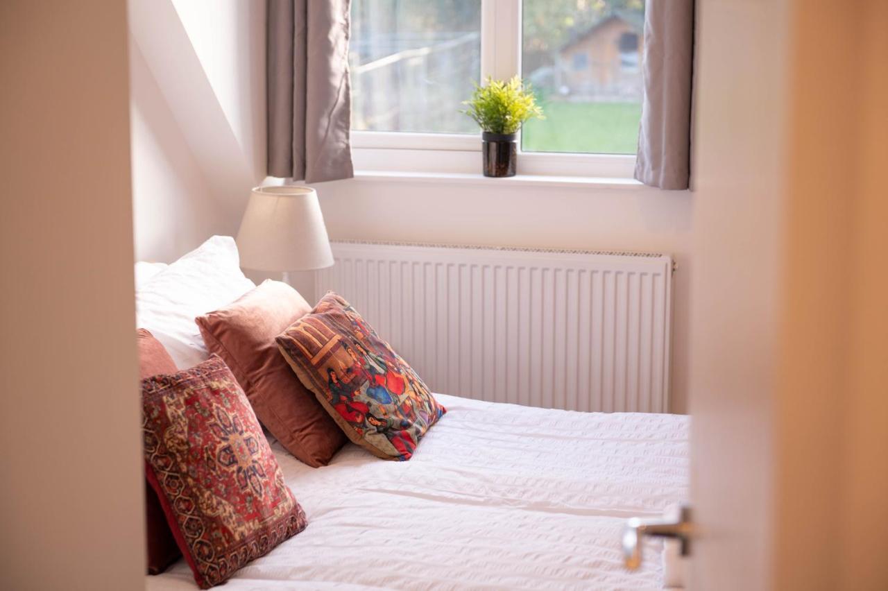 Walnut Flats-F4, 2-Bedroom With Ensuite - Parking, Netflix, Wifi - Close To Oxford, Bicester & Blenheim Palace Kidlington Dış mekan fotoğraf