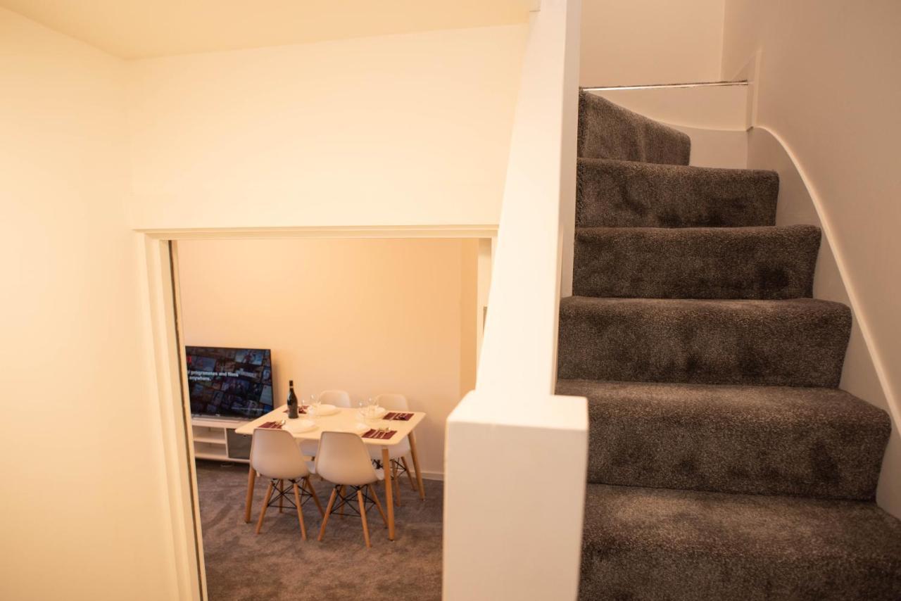 Walnut Flats-F4, 2-Bedroom With Ensuite - Parking, Netflix, Wifi - Close To Oxford, Bicester & Blenheim Palace Kidlington Dış mekan fotoğraf