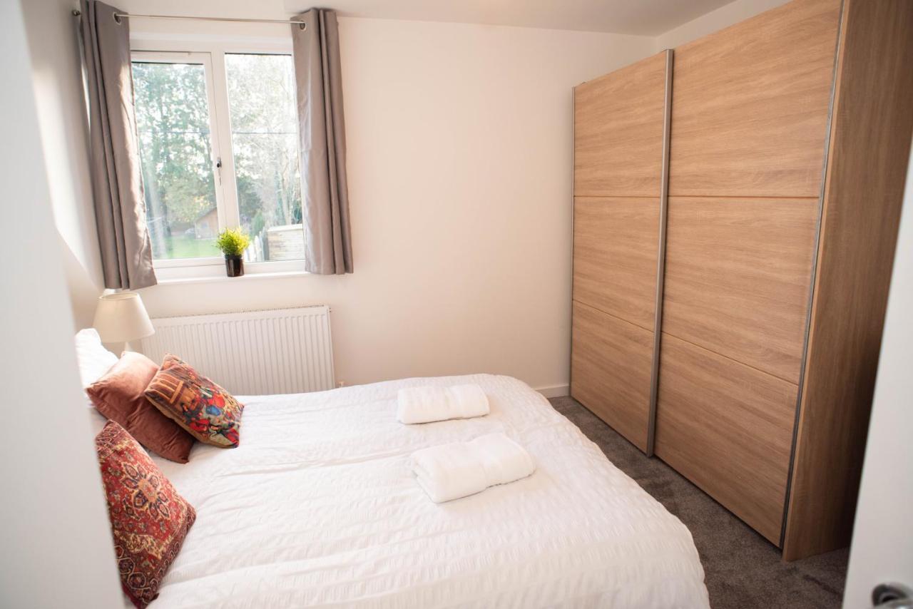 Walnut Flats-F4, 2-Bedroom With Ensuite - Parking, Netflix, Wifi - Close To Oxford, Bicester & Blenheim Palace Kidlington Dış mekan fotoğraf