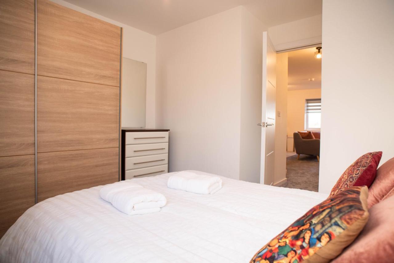 Walnut Flats-F4, 2-Bedroom With Ensuite - Parking, Netflix, Wifi - Close To Oxford, Bicester & Blenheim Palace Kidlington Dış mekan fotoğraf