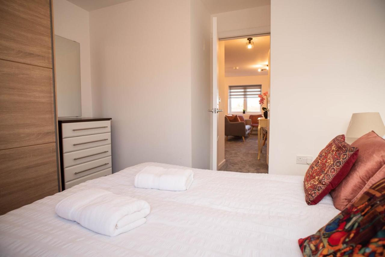 Walnut Flats-F4, 2-Bedroom With Ensuite - Parking, Netflix, Wifi - Close To Oxford, Bicester & Blenheim Palace Kidlington Dış mekan fotoğraf