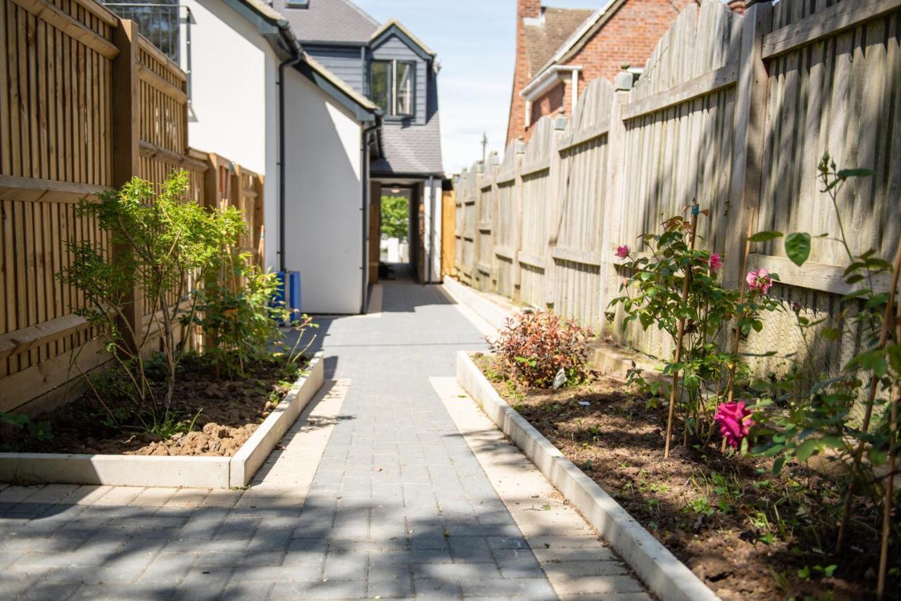 Walnut Flats-F4, 2-Bedroom With Ensuite - Parking, Netflix, Wifi - Close To Oxford, Bicester & Blenheim Palace Kidlington Dış mekan fotoğraf