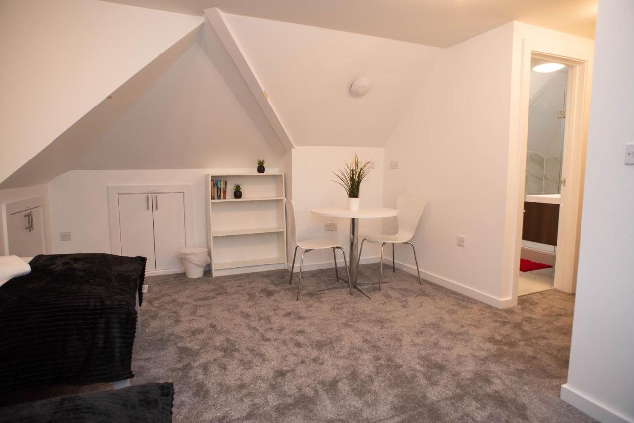 Walnut Flats-F4, 2-Bedroom With Ensuite - Parking, Netflix, Wifi - Close To Oxford, Bicester & Blenheim Palace Kidlington Dış mekan fotoğraf