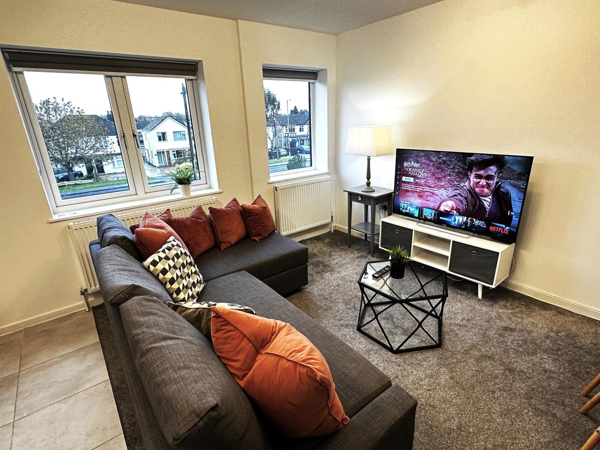 Walnut Flats-F4, 2-Bedroom With Ensuite - Parking, Netflix, Wifi - Close To Oxford, Bicester & Blenheim Palace Kidlington Dış mekan fotoğraf